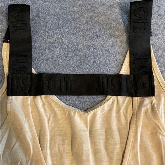 Nike Tank Top - Picture 3 of 4